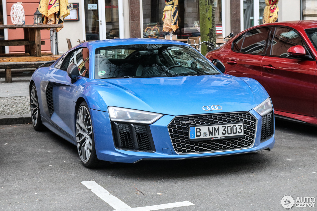 Audi R8 V10 Plus 2015