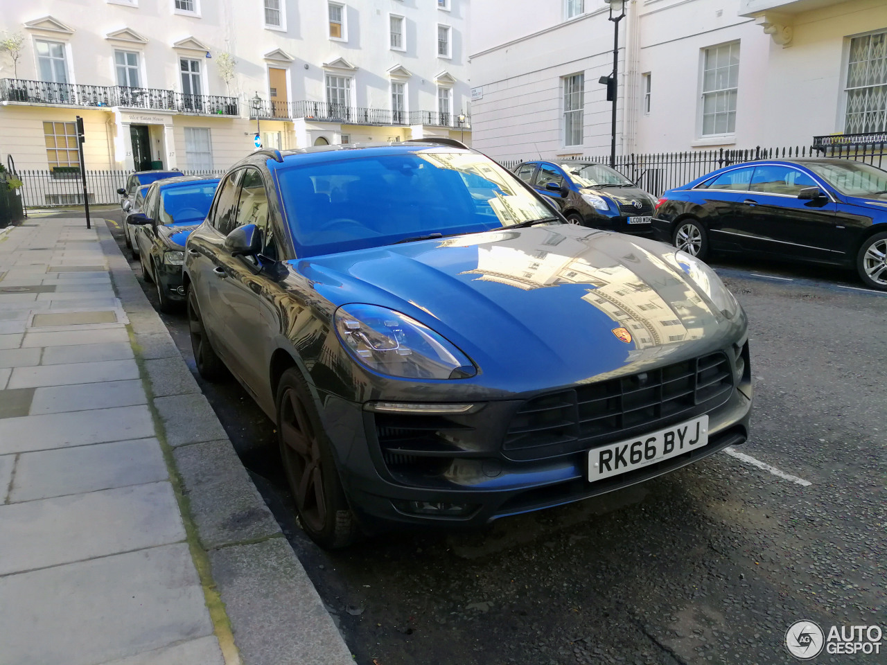 Porsche 95B Macan Turbo