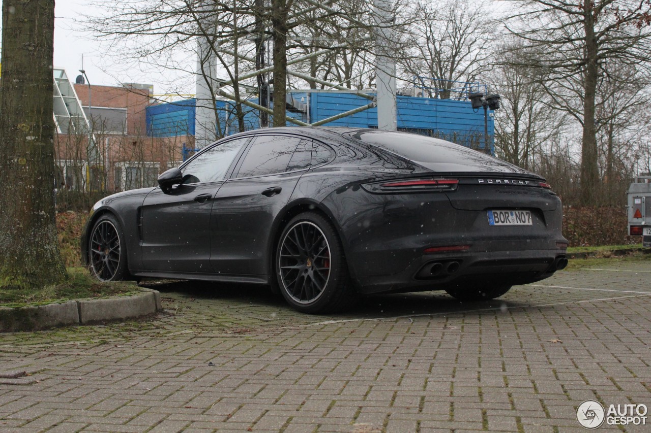 Porsche 971 Panamera Turbo