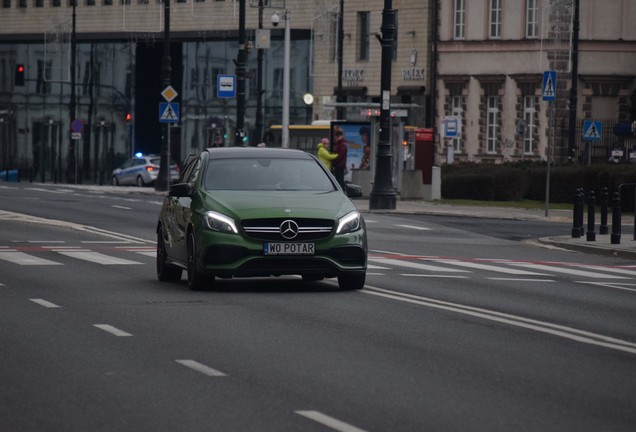 Mercedes-AMG A 45 W176 2015