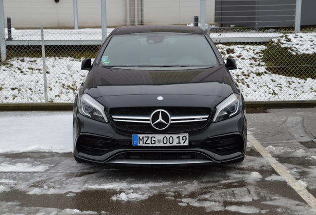 Mercedes-AMG A 45 W176 2015