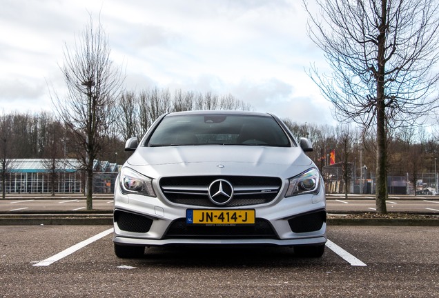 Mercedes-AMG CLA 45 Shooting Brake X117