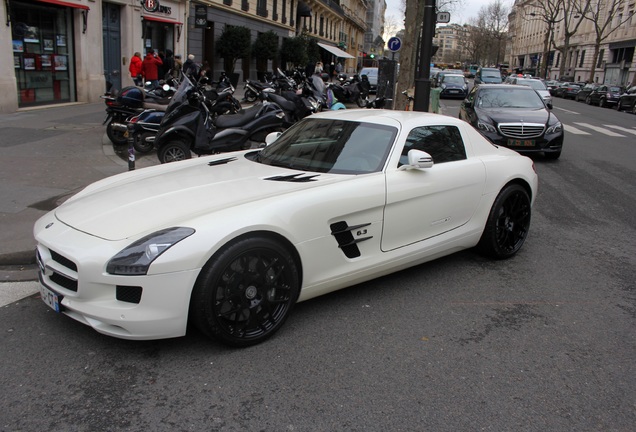 Mercedes-Benz SLS AMG