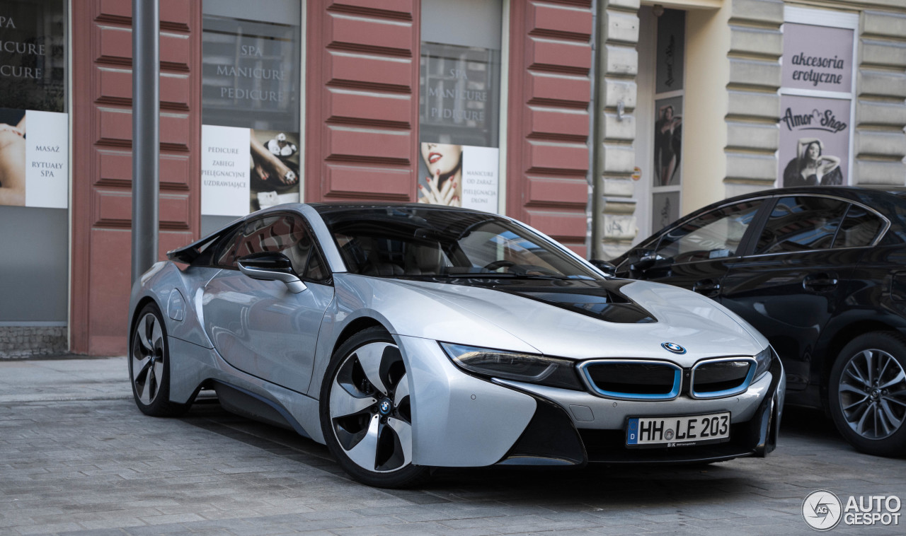 BMW i8