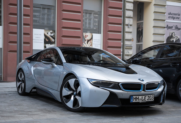 BMW i8