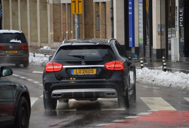 Mercedes-AMG GLA 45 X156