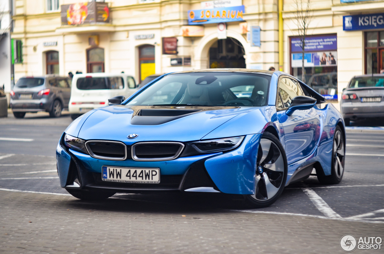 BMW i8