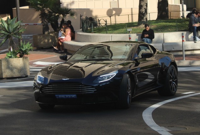 Aston Martin DB11