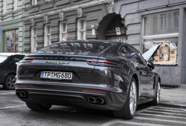 Porsche 971 Panamera Turbo S E-Hybrid Executive