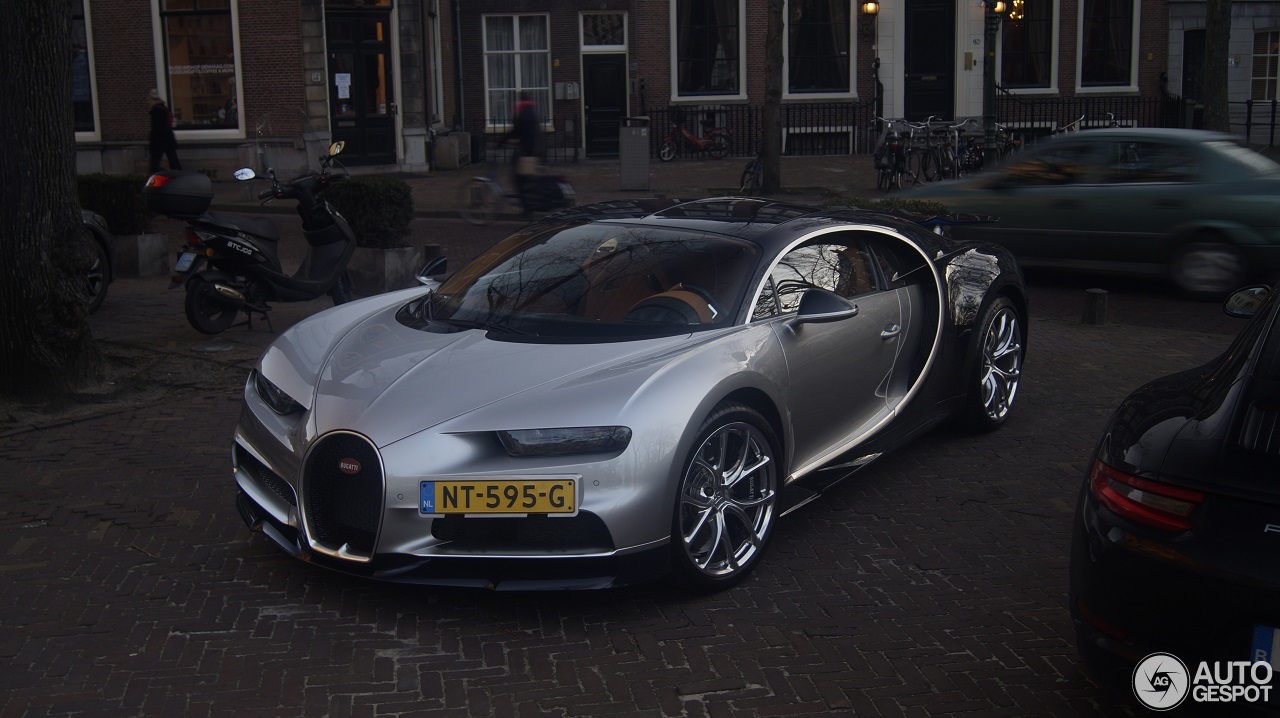 Den Haag staat op zijn kop door Bugatti Chirons