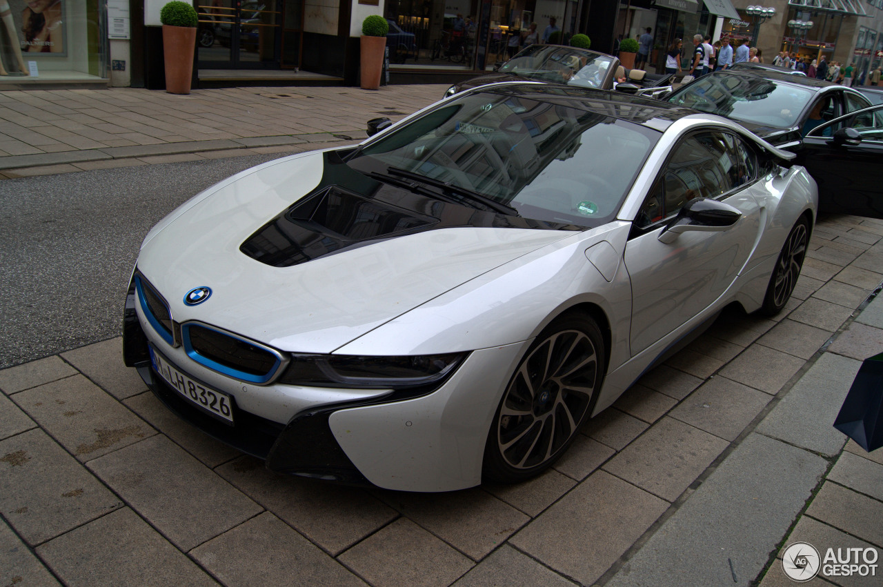 BMW i8