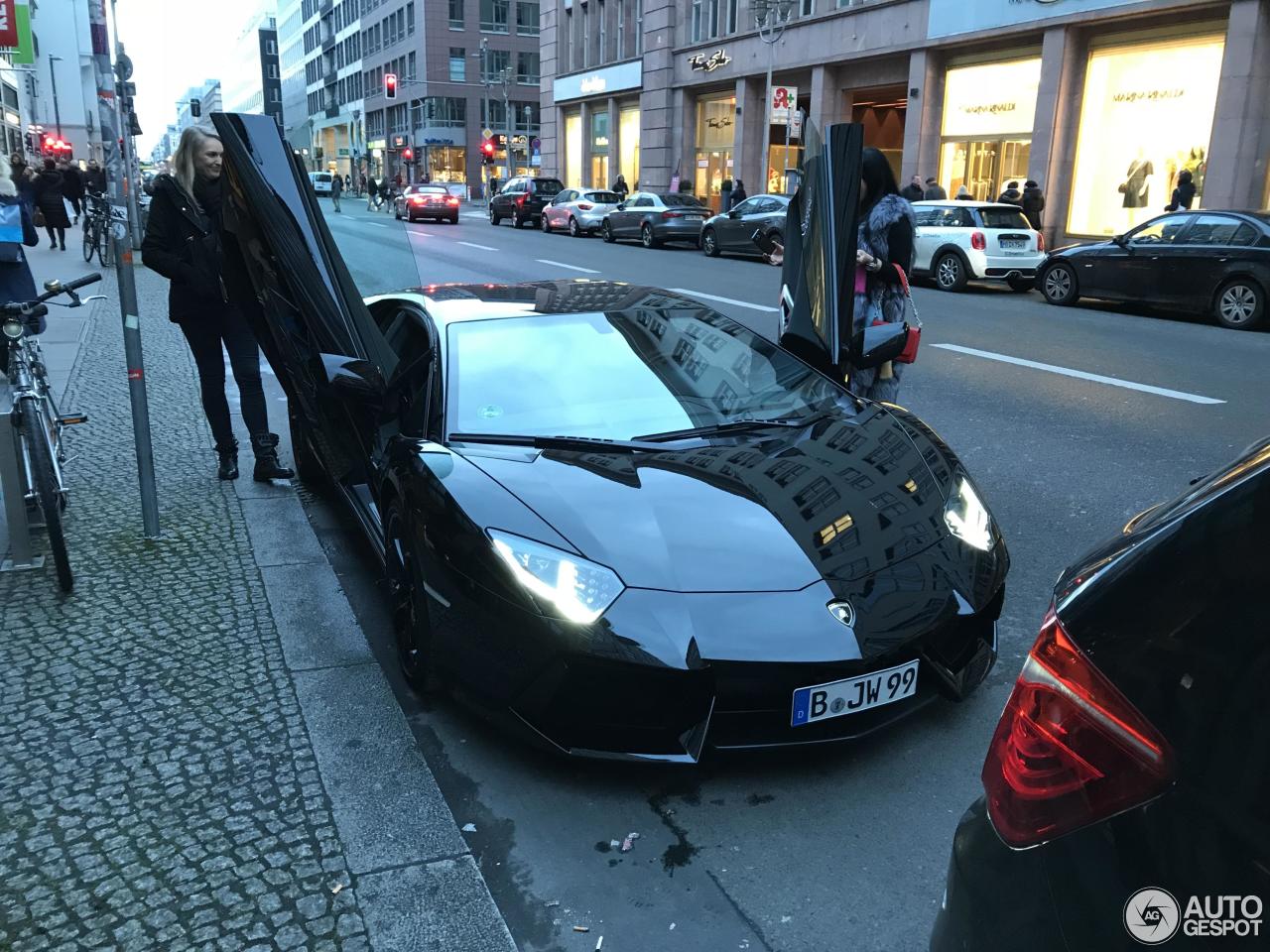 Lamborghini Aventador LP700-4