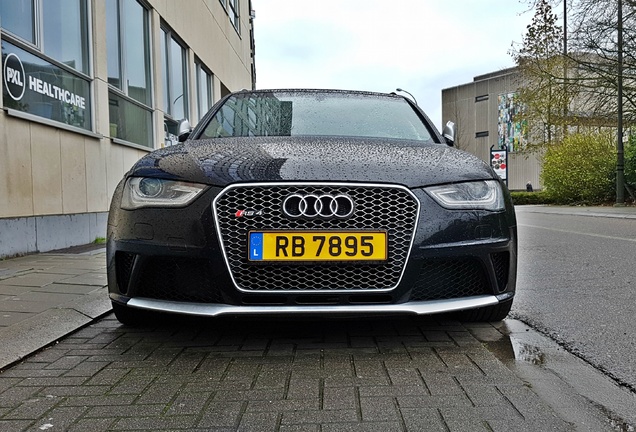 Audi RS4 Avant B8