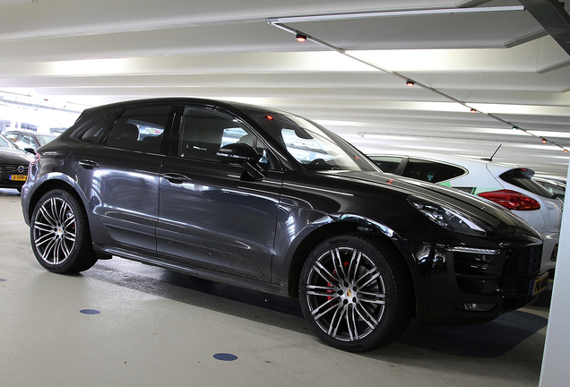 Porsche 95B Macan GTS