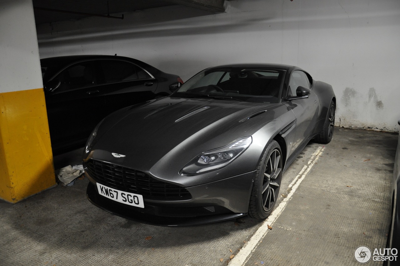 Aston Martin DB11