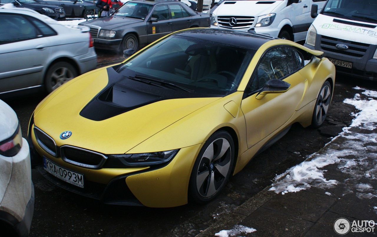 BMW i8 Protonic Frozen Yellow Edition