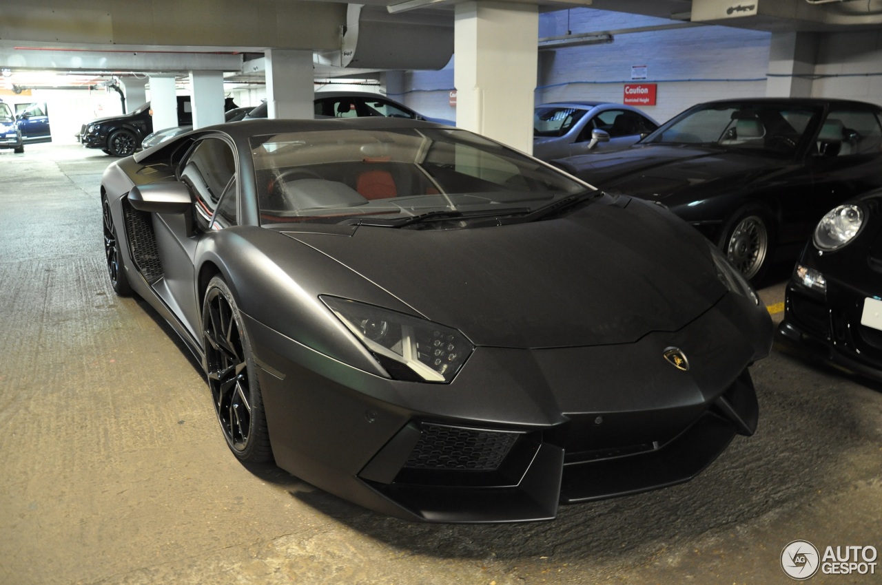 Lamborghini Aventador LP700-4