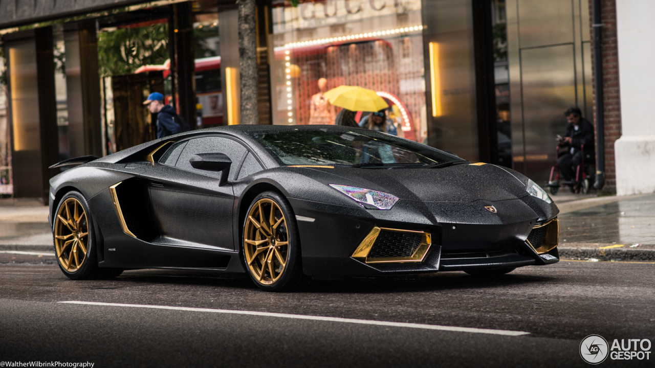 Lamborghini Aventador LP700-4