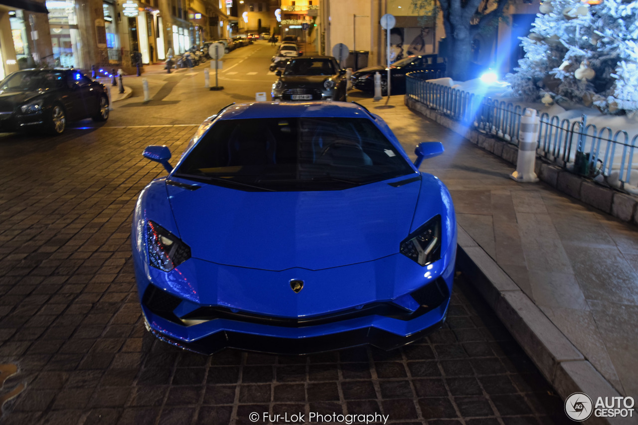 Lamborghini Aventador S LP740-4