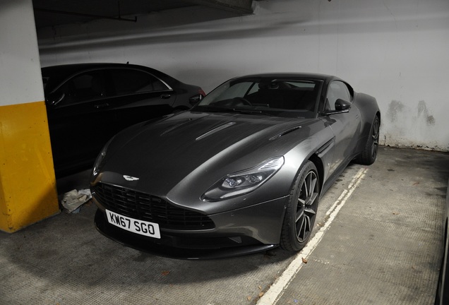 Aston Martin DB11