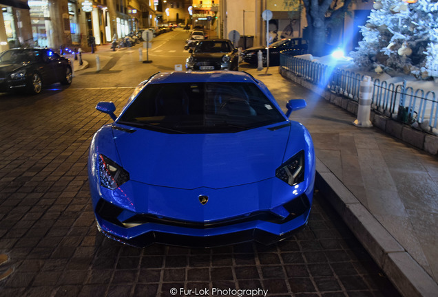 Lamborghini Aventador S LP740-4