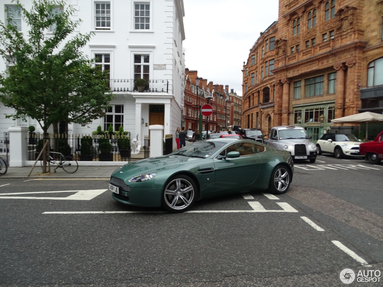 Aston Martin V8 Vantage