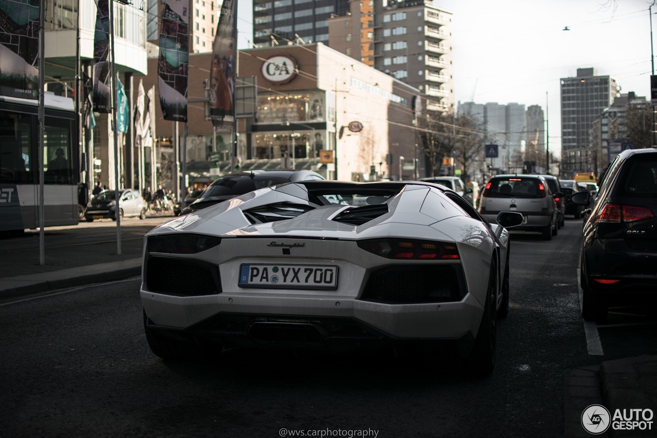 Lamborghini Aventador LP700-4 Roadster