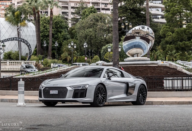 Audi R8 V10 Plus 2015