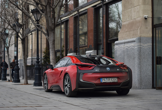 BMW i8 Protonic Red Edition