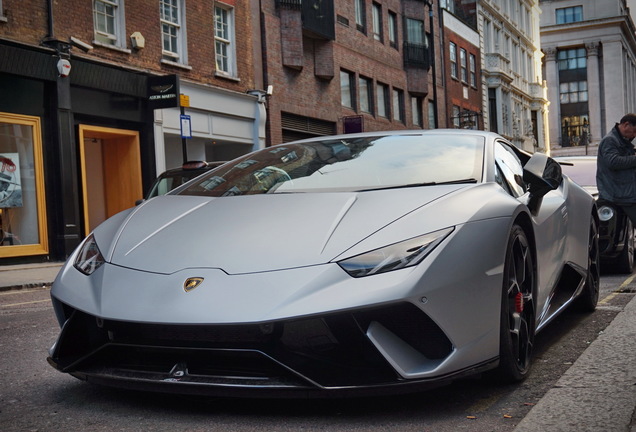 Lamborghini Huracán LP640-4 Performante