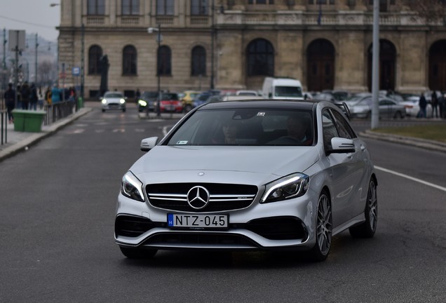 Mercedes-AMG A 45 W176 2015