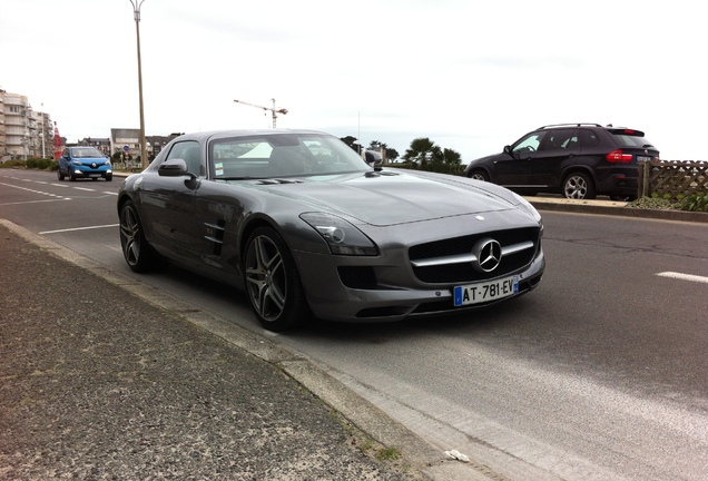 Mercedes-Benz SLS AMG