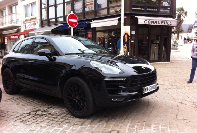 Porsche 95B Macan GTS