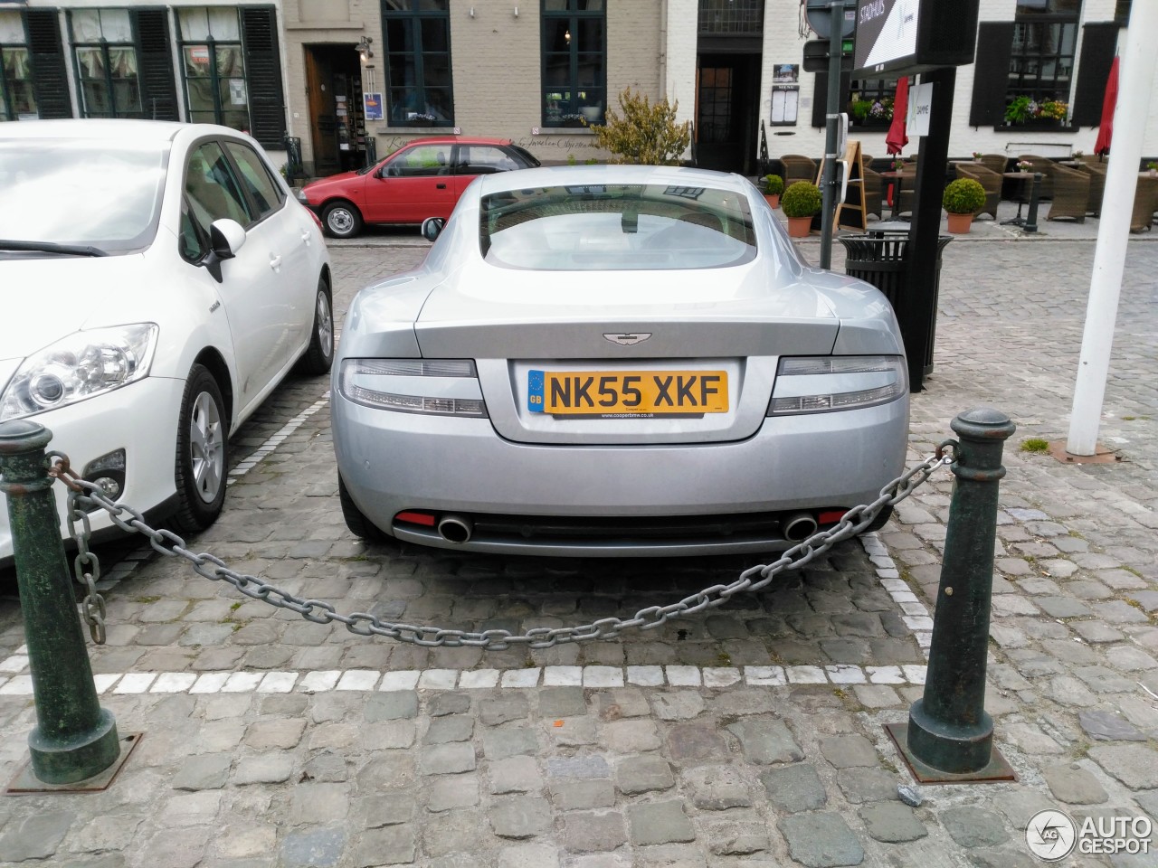 Aston Martin DB9