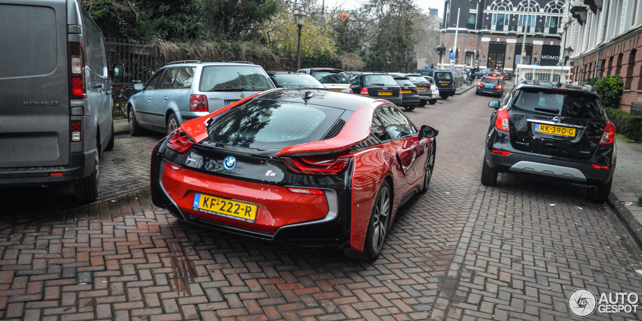 BMW i8 Protonic Red Edition