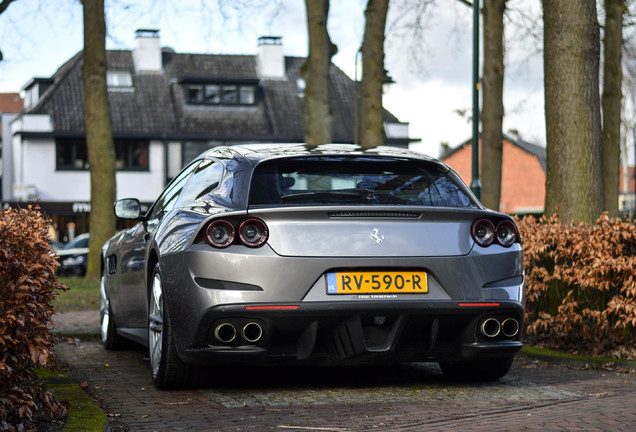 Ferrari GTC4Lusso