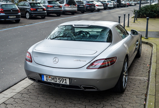 Mercedes-Benz SLS AMG