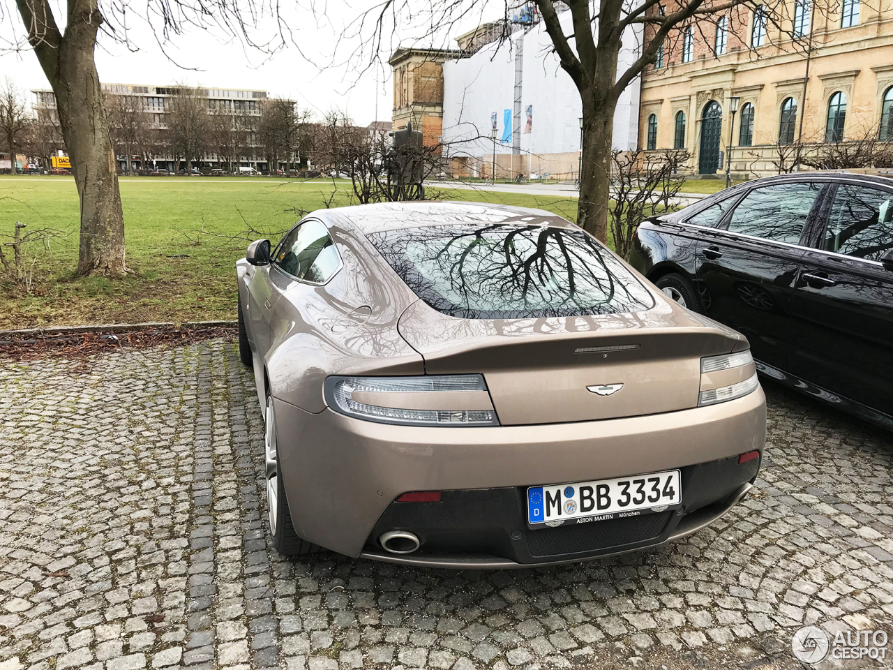 Aston Martin V8 Vantage S