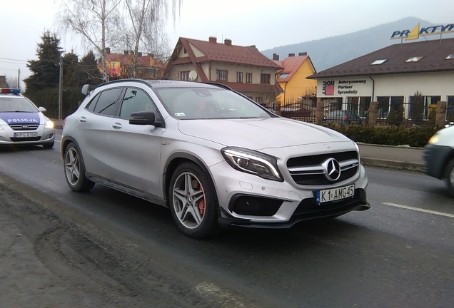 Mercedes-AMG GLA 45 X156