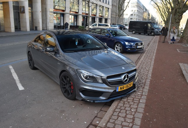 Mercedes-Benz CLA 45 AMG C117