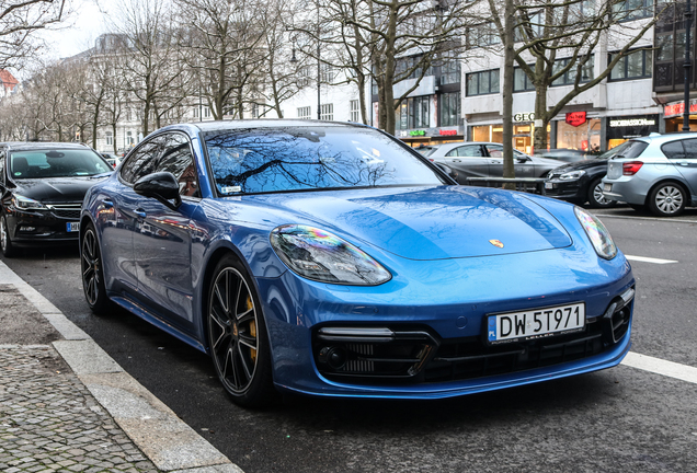 Porsche 971 Panamera Turbo