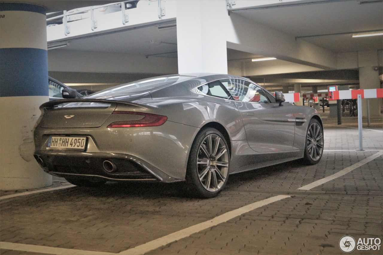 Aston Martin Vanquish 2013