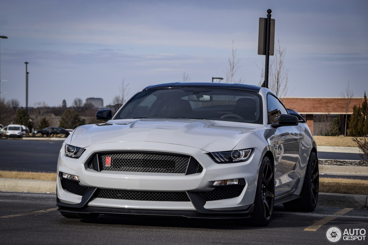 Ford Mustang Shelby GT350R 2015