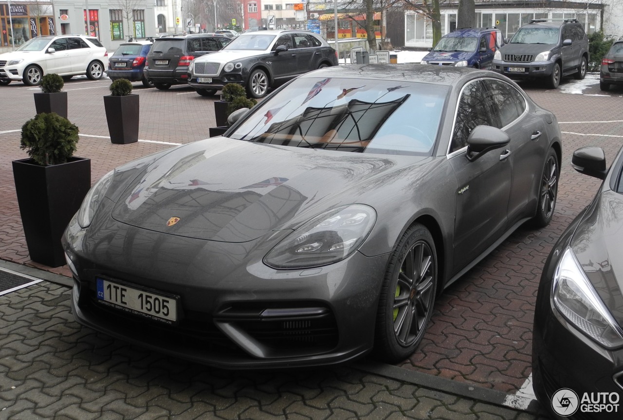 Porsche 971 Panamera Turbo S E-Hybrid