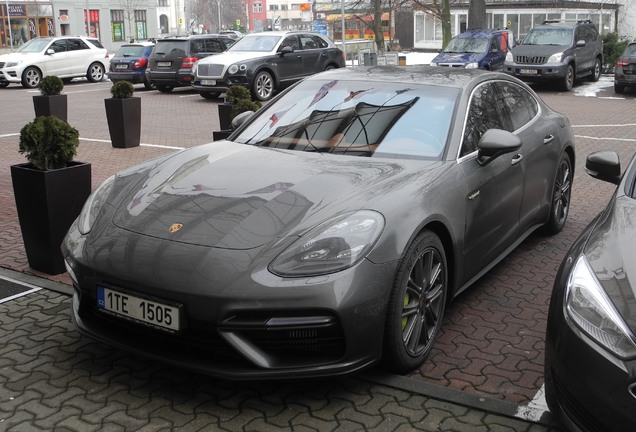 Porsche 971 Panamera Turbo S E-Hybrid