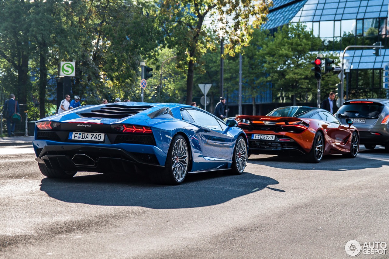 Lamborghini Aventador S LP740-4