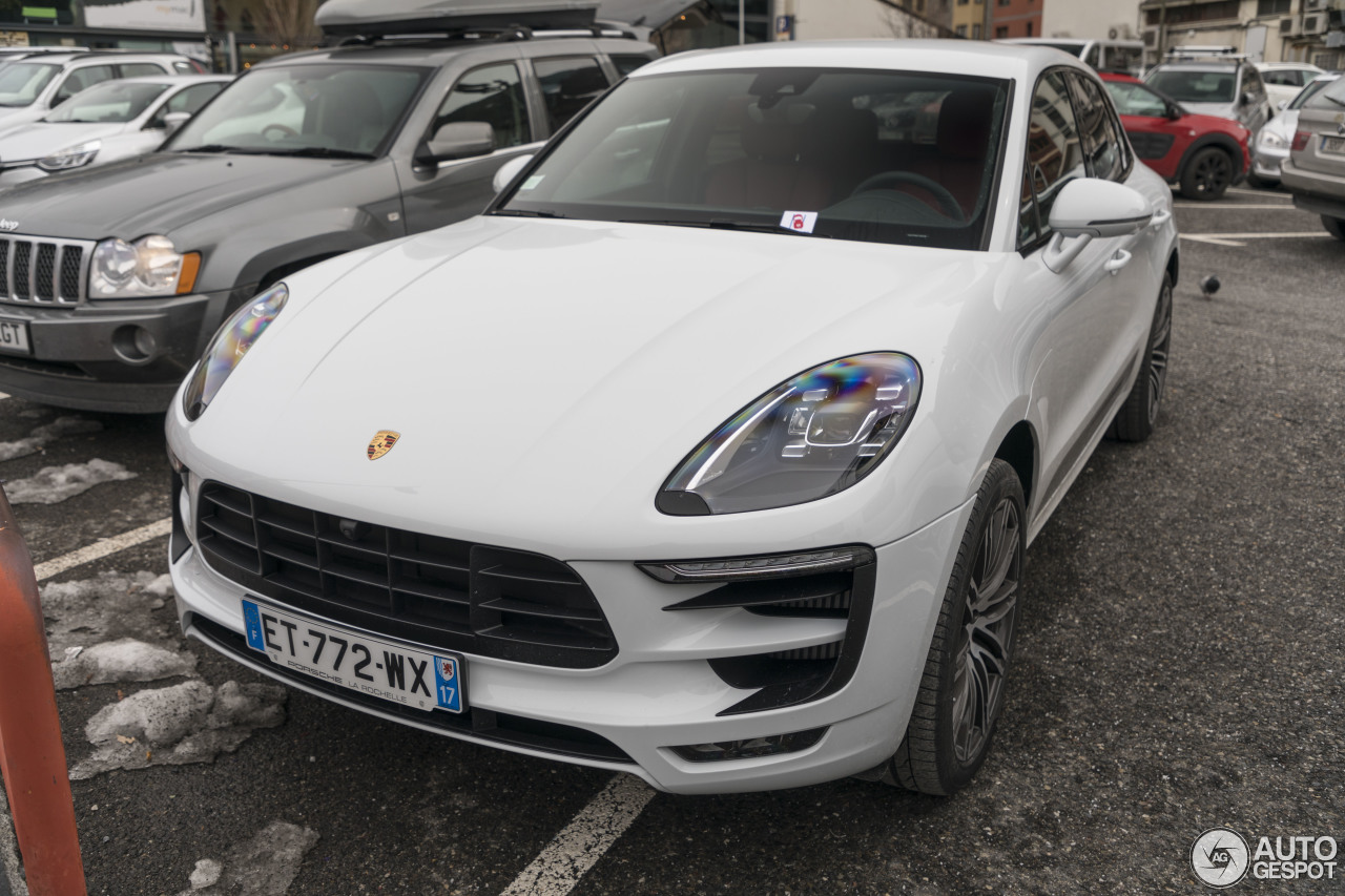 Porsche 95B Macan GTS