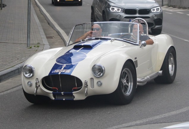 AC Cobra 427