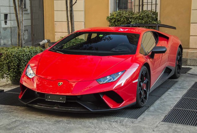 Lamborghini Huracán LP640-4 Performante