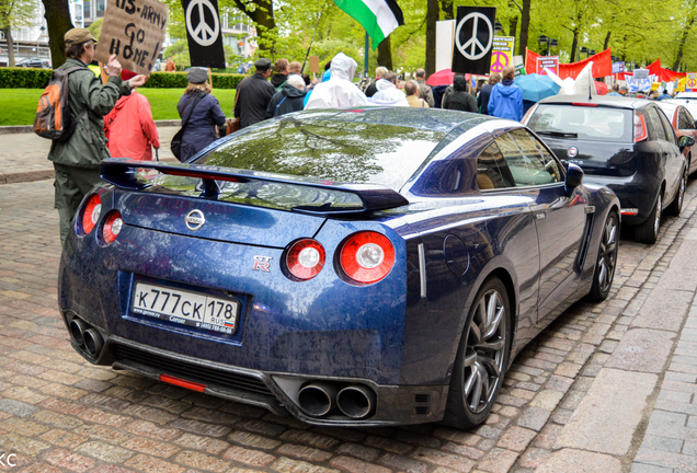 Nissan GT-R 2011